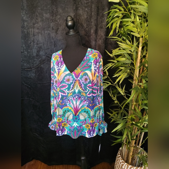 Nicole Miller Tops - Nicole Miller Ladies Long-sleeved Floral Top